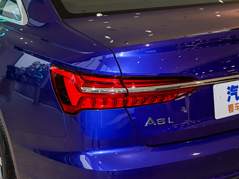 2021�� 40 TFSI ����������