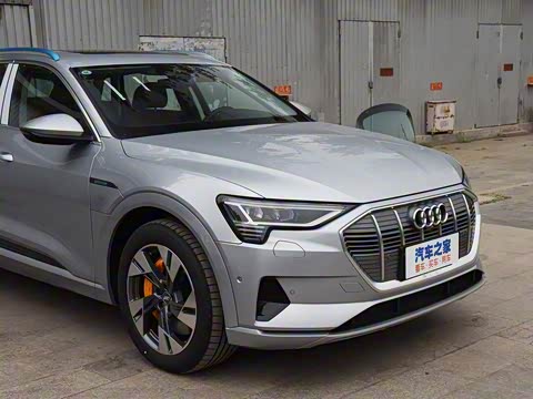 2019�� 55 quattro ������