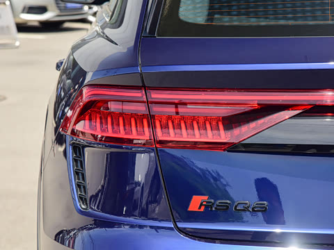 2021�� RS Q8 4.0T ������