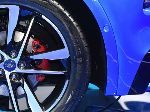 2022�� EcoBoost 245 ST-Line