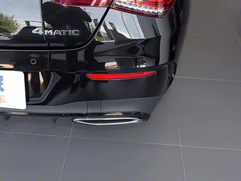 2021�� CLA 200 4MATIC