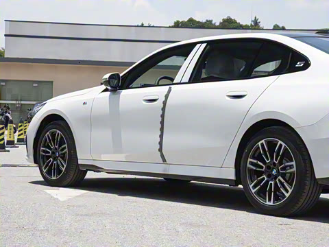 2025�� 525Li M�˶���װ