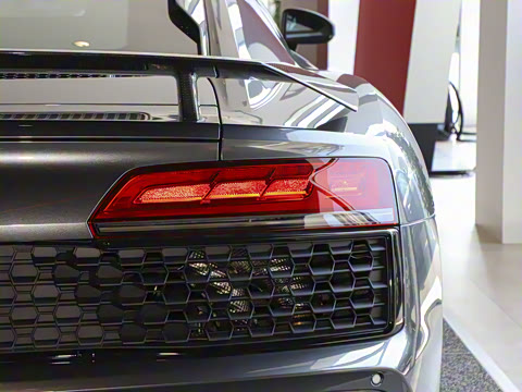 2022�� V10 Coupe performance