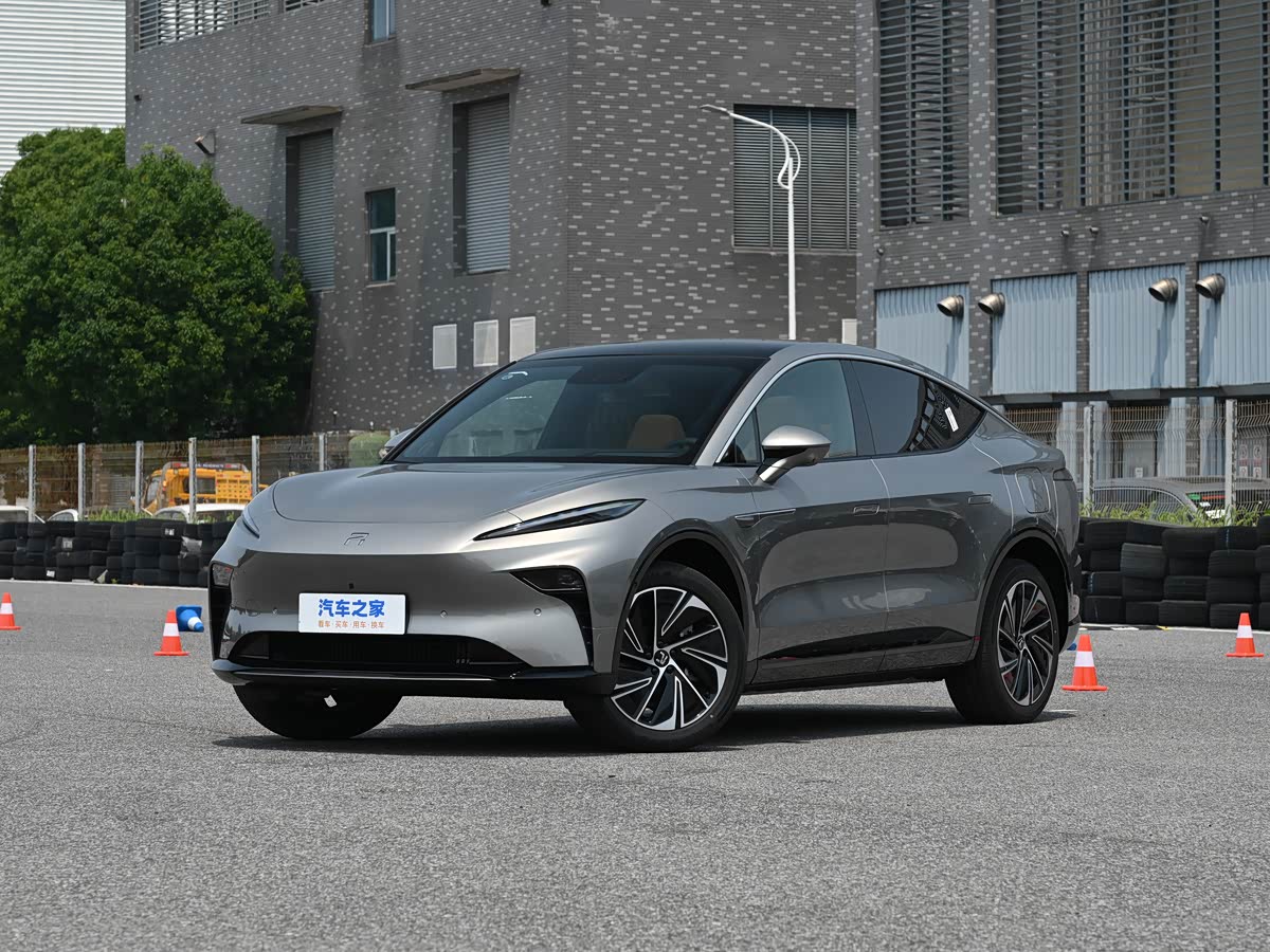 Roewe Rising Auto R7