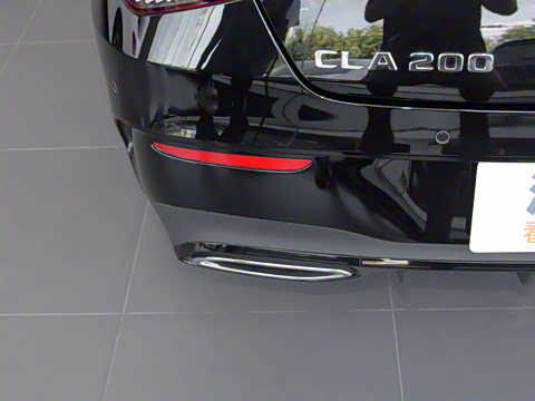 2021�� CLA 200 4MATIC