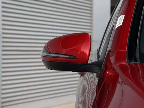 2021�� GLC 260 L 4MATIC ������