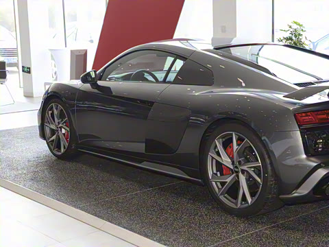 2022�� V10 Coupe performance