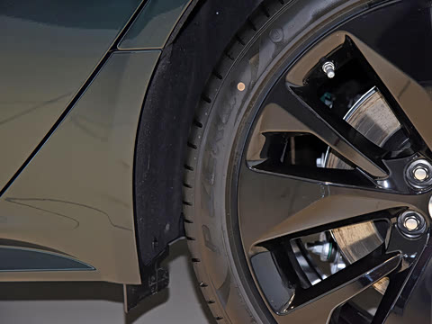 2021�� XFL 2.0T P300 �����콢�˶���