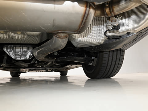 2025�� 330i 50����������