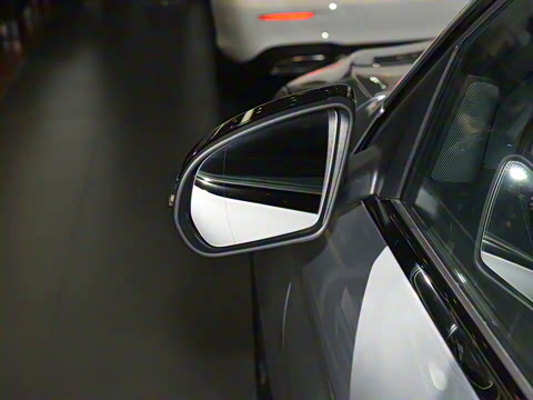 2023�� GLC 260 4MATIC ����SUV