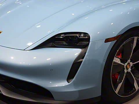 2019�� Taycan 4S