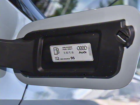 2025�� 45 TFSI quattro RS �׼����ٰ�