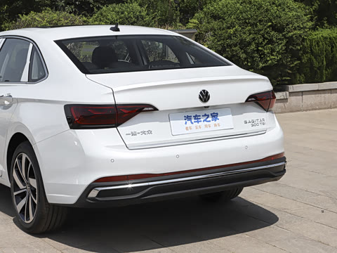 2025�� �Ŀ�� 300TSI DSG׿Խ��