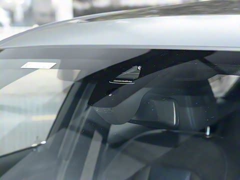 2025�� 330Li 50����������