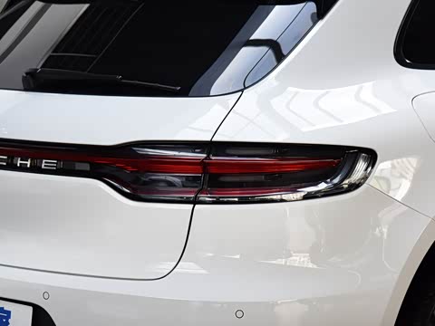 2018�� Macan 2.0T