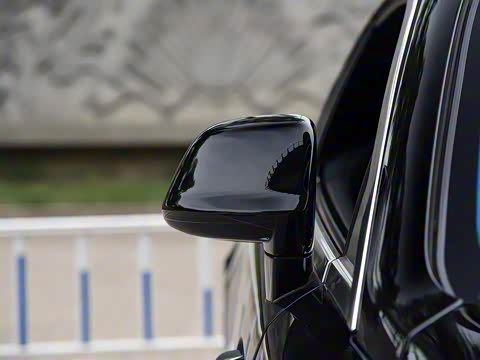 2017�� 6.6T Black Badge Edition