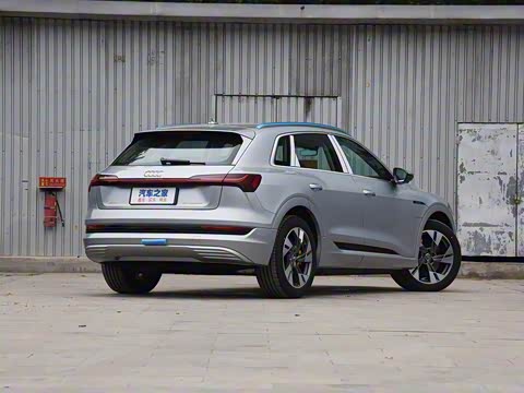 2019�� 55 quattro ������