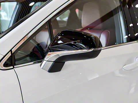 2017�� 300 Mark Levinson ����F SPORT�� ��V