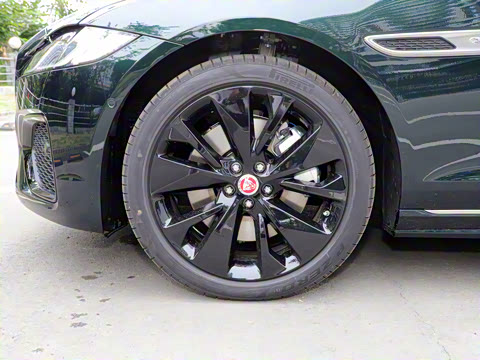 2021�� XFL 2.0T P300 �����콢�˶���