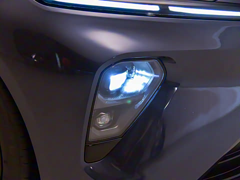 2022�� 100kWh �׷���