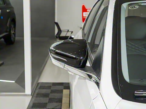 2021�� LUX����