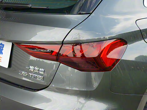 2021�� Sportback 35 TFSI ����������