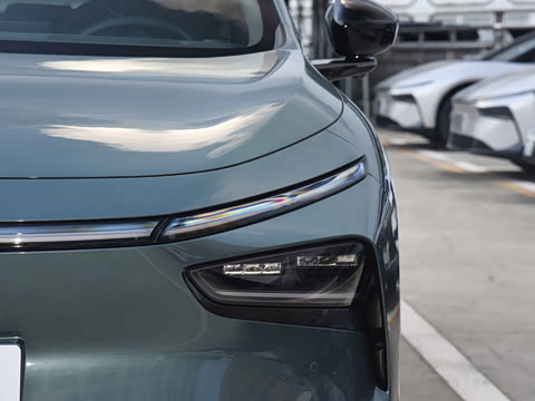 2025�� 702 �������� Max