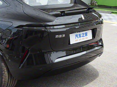 2025�� Max ���������