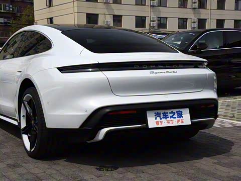 2019�� Taycan Turbo