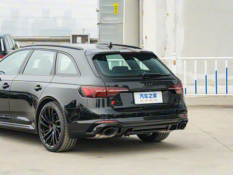 2023�� RS4 Avant ���װ�