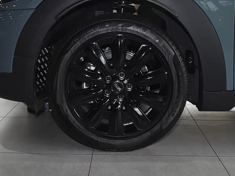 2022�� 1.5T COOPER ALL4 ���ͼ�