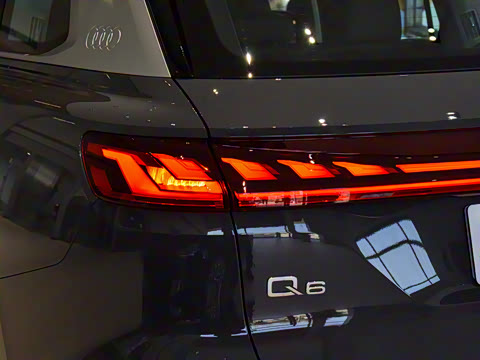 2024�� 45 TFSI quattro ������ ������װ 7��