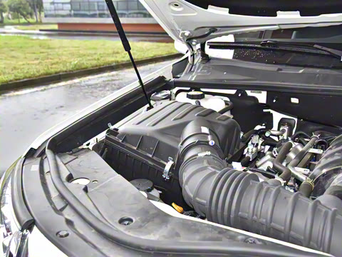 2023�� 4.6L V8 �캽��