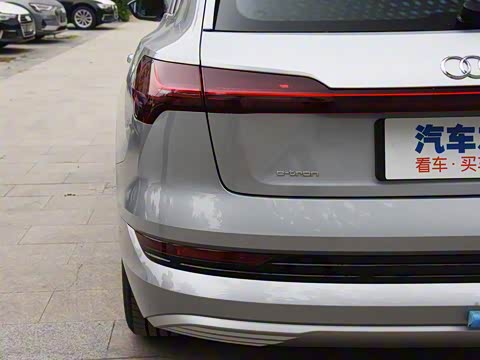 2019�� 55 quattro ������