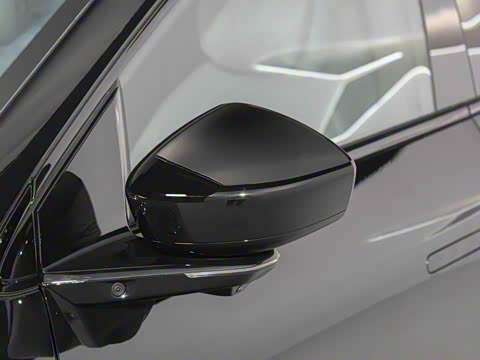 2025�� 702 �������� Ultra