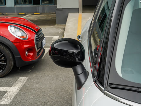 2022�� 1.5T COOPER ALL4 ���ͼ�