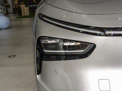 2025�� 702 �������� Max