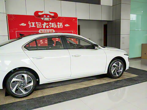 2021�� LUX����