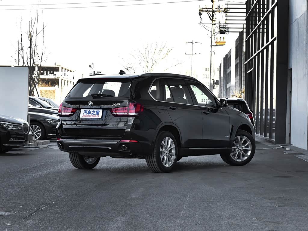 BMW X5 III (F15), Внедорожник 5 дв.: фото поколения