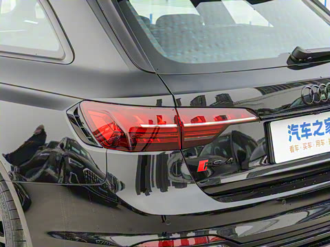 2023�� RS4 Avant ���װ�