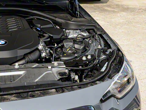 2025�� M240i xDrive