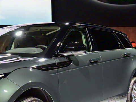 2021�� ����L 249PS R-Dynamic First edition �׷���