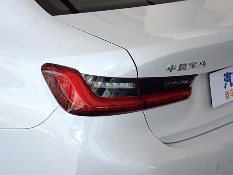 2021�� �Ŀ�� 320i �˶���װ