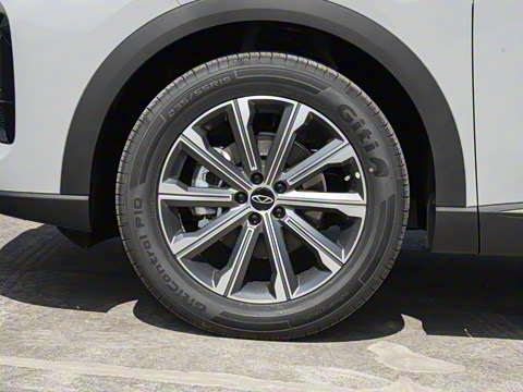 2025�� 2.0T ��������� 5��