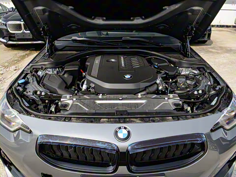 2025�� M240i xDrive