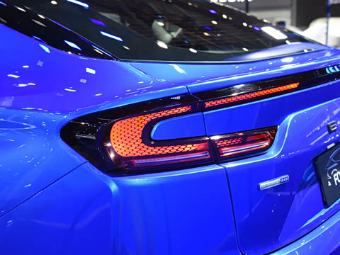 2022�� EcoBoost 245 ST-Line