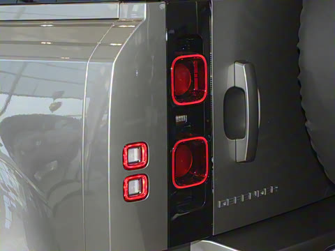 2025�� 110 3.0T P400 X-Dynamic HSE