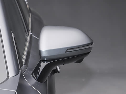 2025�� 2.0T ��������� 5��