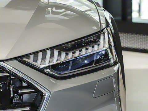 2025�� 45 TFSI quattro ������