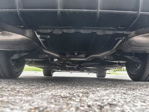 2025�� �Ŀ� E 300 L ʱ���˶���